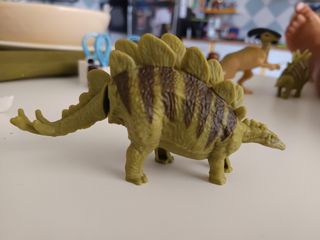 3 Dinos McDonald's 2025