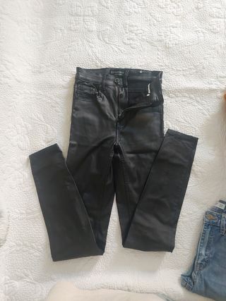 Pantalón nr32 stradivarius