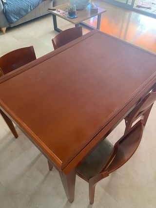Mesa extensible + 4 sillas