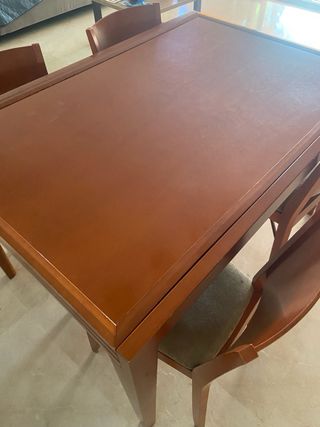 Mesa extensible + 4 sillas