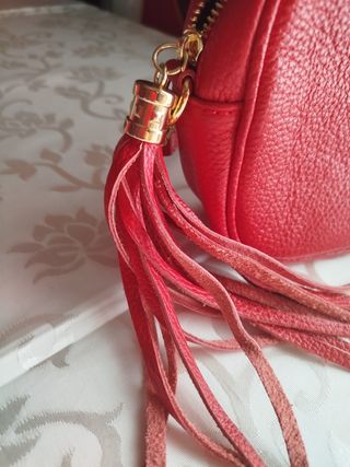 Bolso bandolera rojo de cuero 