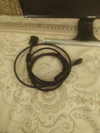 Monitor + Mic + Ratón negociable