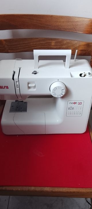 Máquina coser ALFA  NEXT10 - usada