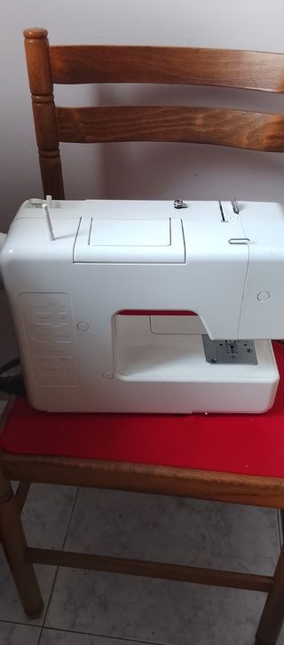 Máquina coser ALFA  NEXT10 - usada