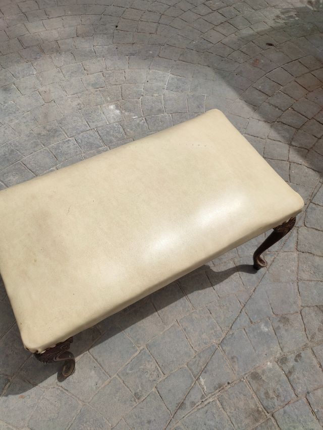 Banqueta antigua madera beige