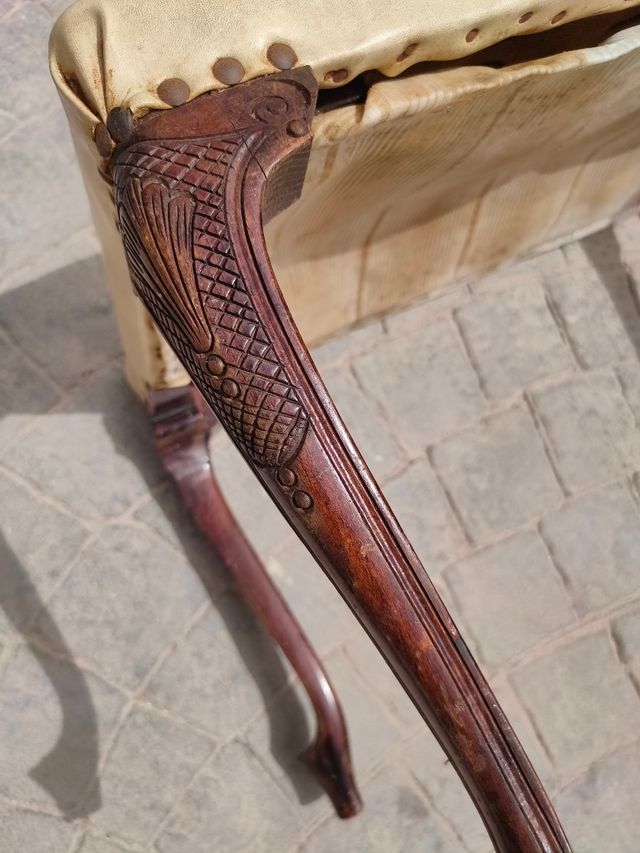 Banqueta antigua madera beige