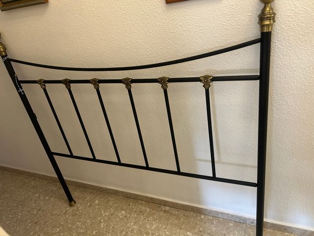 Cabecero cama metal negro-dorado