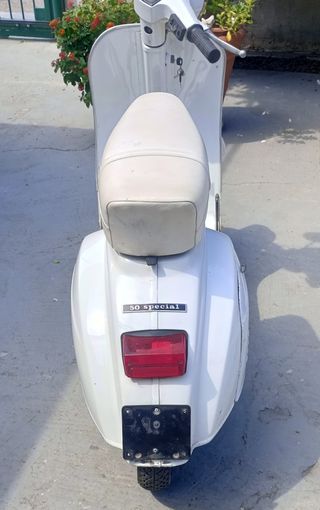Vespa 50 special 