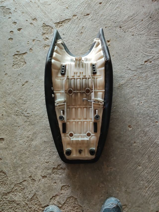 Asiento moto Honda CBF 250