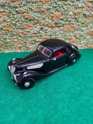 BMW 327 – Escala 1:18 – Guiloy