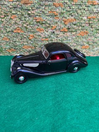BMW 327 – Escala 1:18 – Guiloy