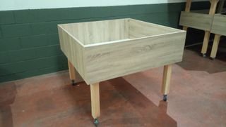 Cajonera expositora con ruedas