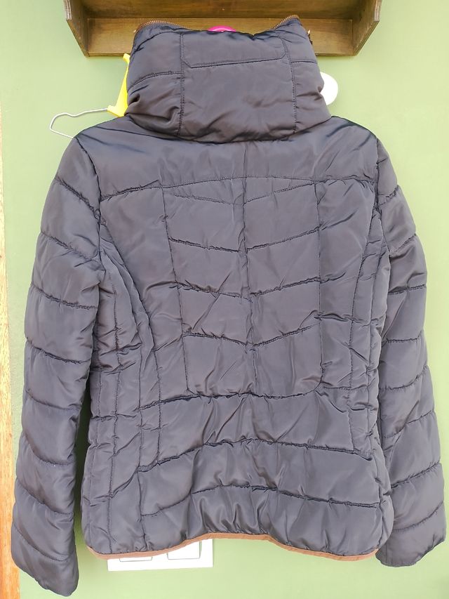 Cazadora acolchada azul marino