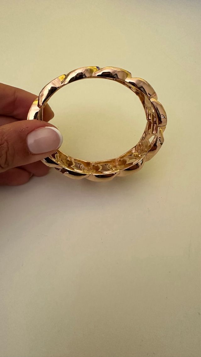 Brazalete dorado