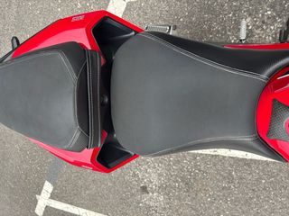 Honda CBR 500R - Moto roja