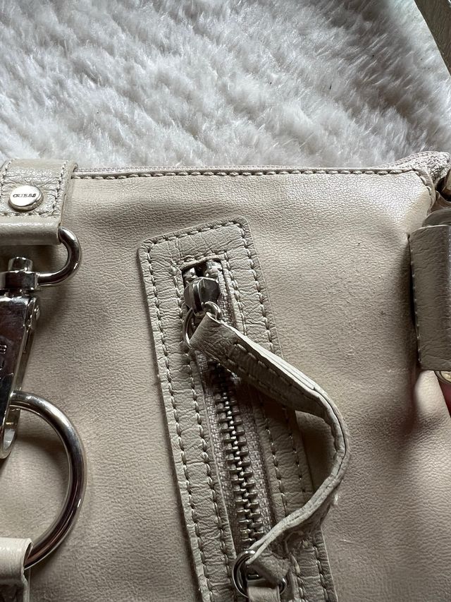 Borsa originale Guess beige a spalla – stile Y2K
