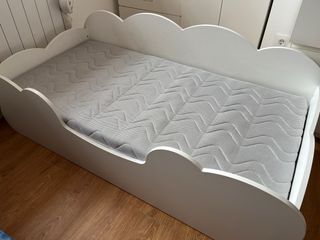 Cama con forma de nube Montessori infantil