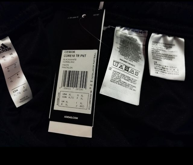 Pantalones Adidas XL negros - Nuevos