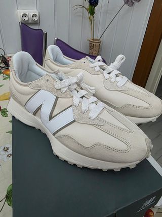 New Balance U327 Beige - 44. 5