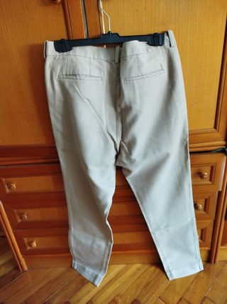 Pantalones H&M beige talla 46.