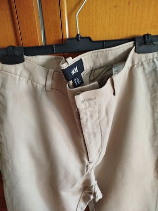 Pantalones H&M beige talla 46.
