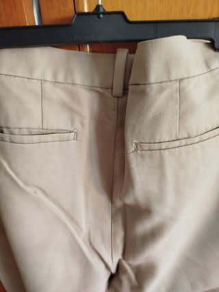Pantalones H&M beige talla 46.