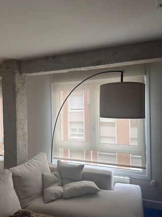 Lámpara arco IKEA SKAFTET negra