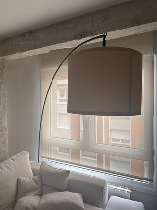 Lámpara arco IKEA SKAFTET negra
