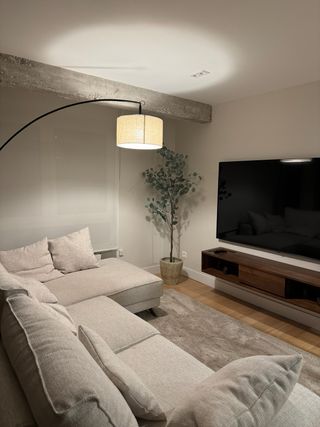 Lámpara arco IKEA SKAFTET negra