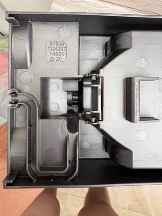 Supporto e caricabatteria Dyson originali mai usat