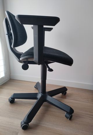 Silla oficina giratoria negra