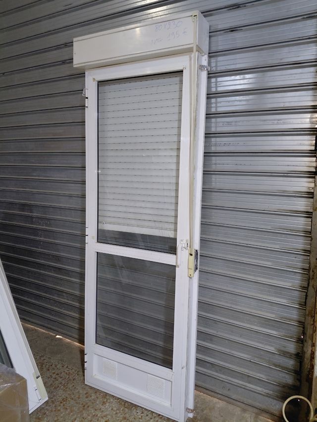 Puerta balconera con persiana 80x230
