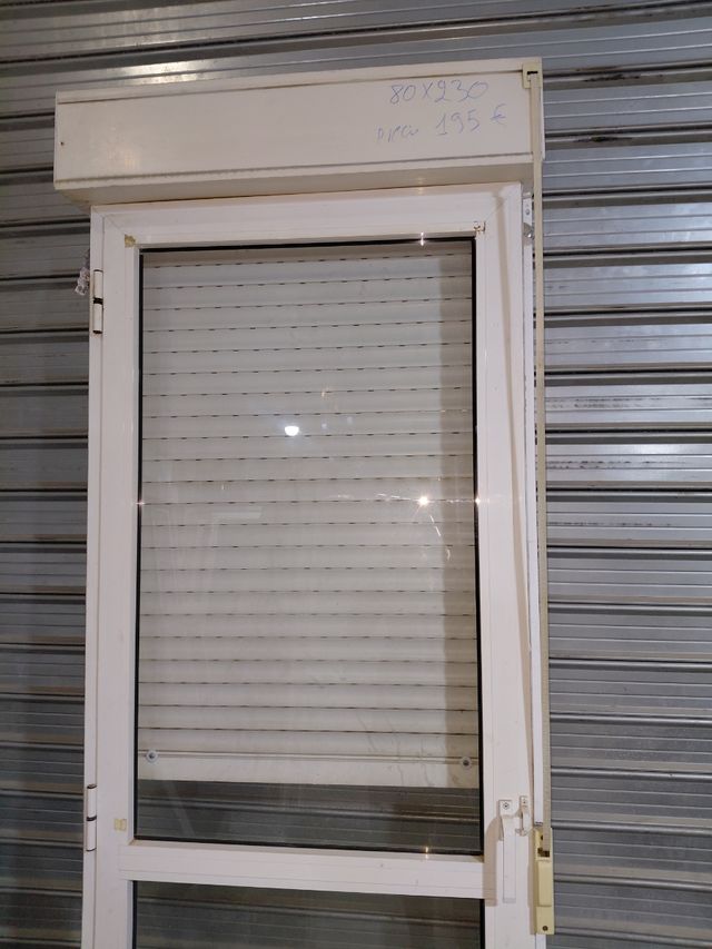 Puerta balconera con persiana 80x230