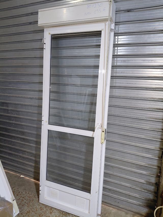 Puerta balconera con persiana 80x230