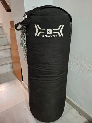 Saco boxeo con cadenas. Poco uso