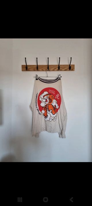 Camiseta Tigre - Manga Larga Beige estilo japonés 