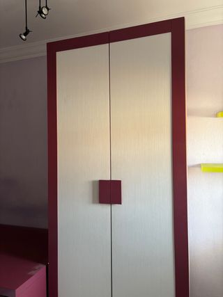 Armario 2 puertas blanco-rojo