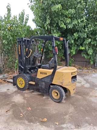 Carretilla elevadora Daewoo D25S