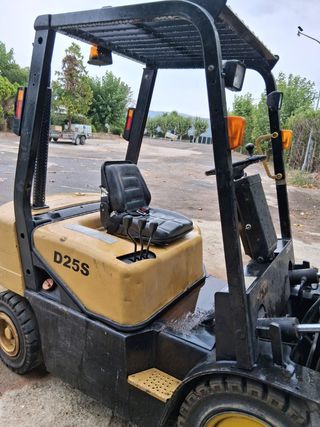 Carretilla elevadora Daewoo D25S