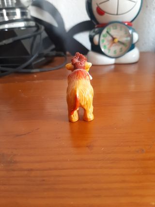 Figura de huevo kinder joy de ice age 2 Ellie