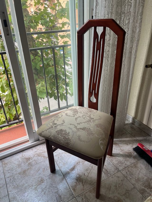 Silla madera estilo clásico