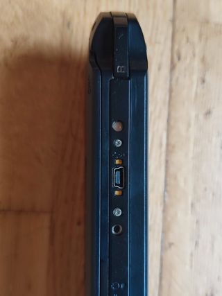 PSP Street e1004 + Cable de carga