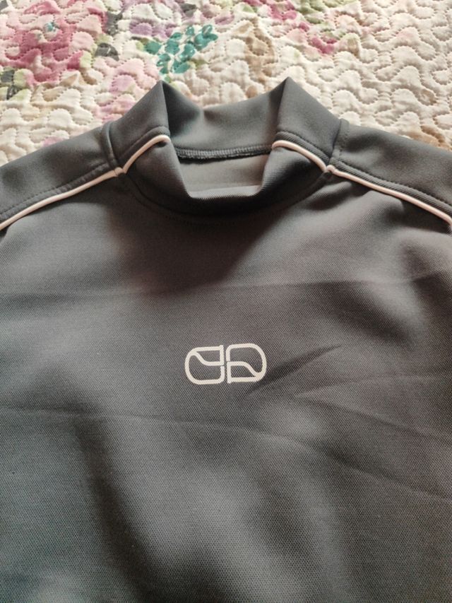 Sudadera gris