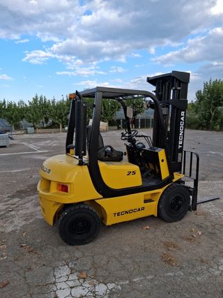 Carretilla elevadora Tecnocar 25 nueva 115 horas