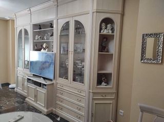 Mueble TV clásico beige