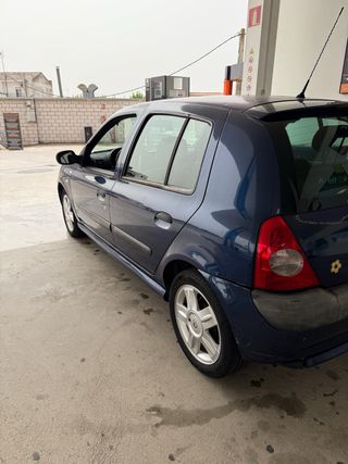 Renault Clio 2004