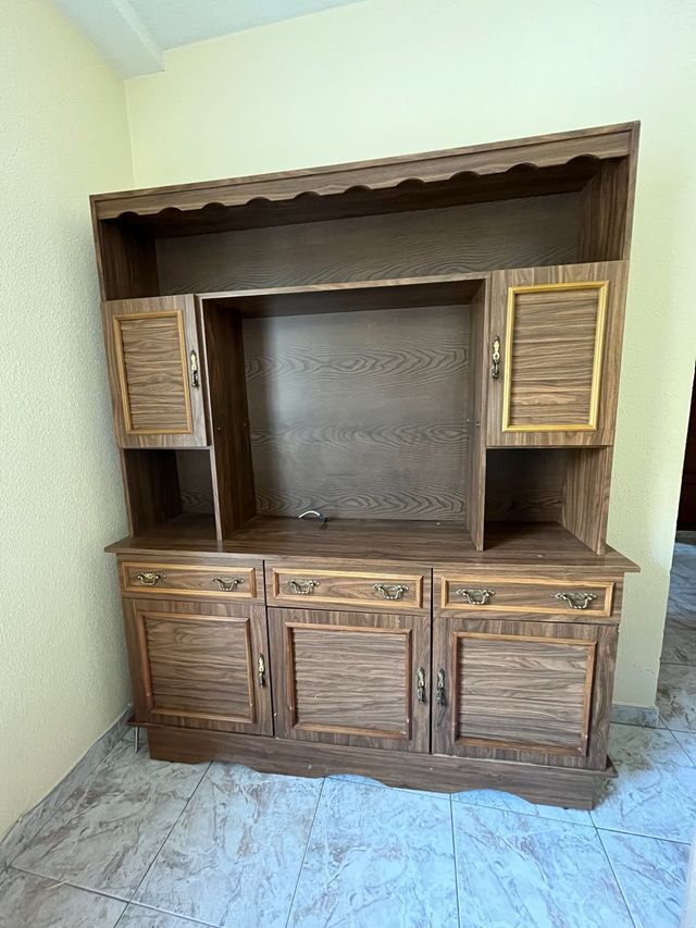 Armario madera marrón