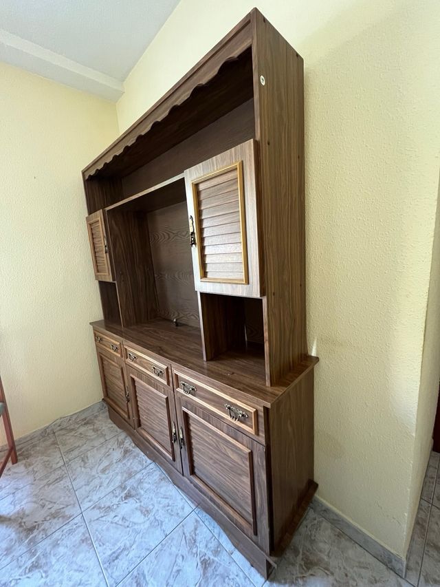 Armario madera marrón