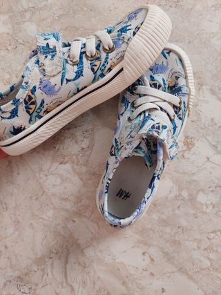 Zapatillas niño H&M estampadas