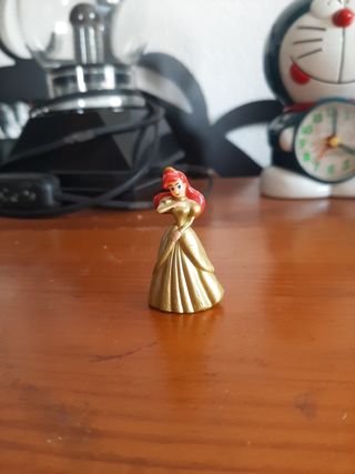 Figura de huevo kinder sorpresa disney princess